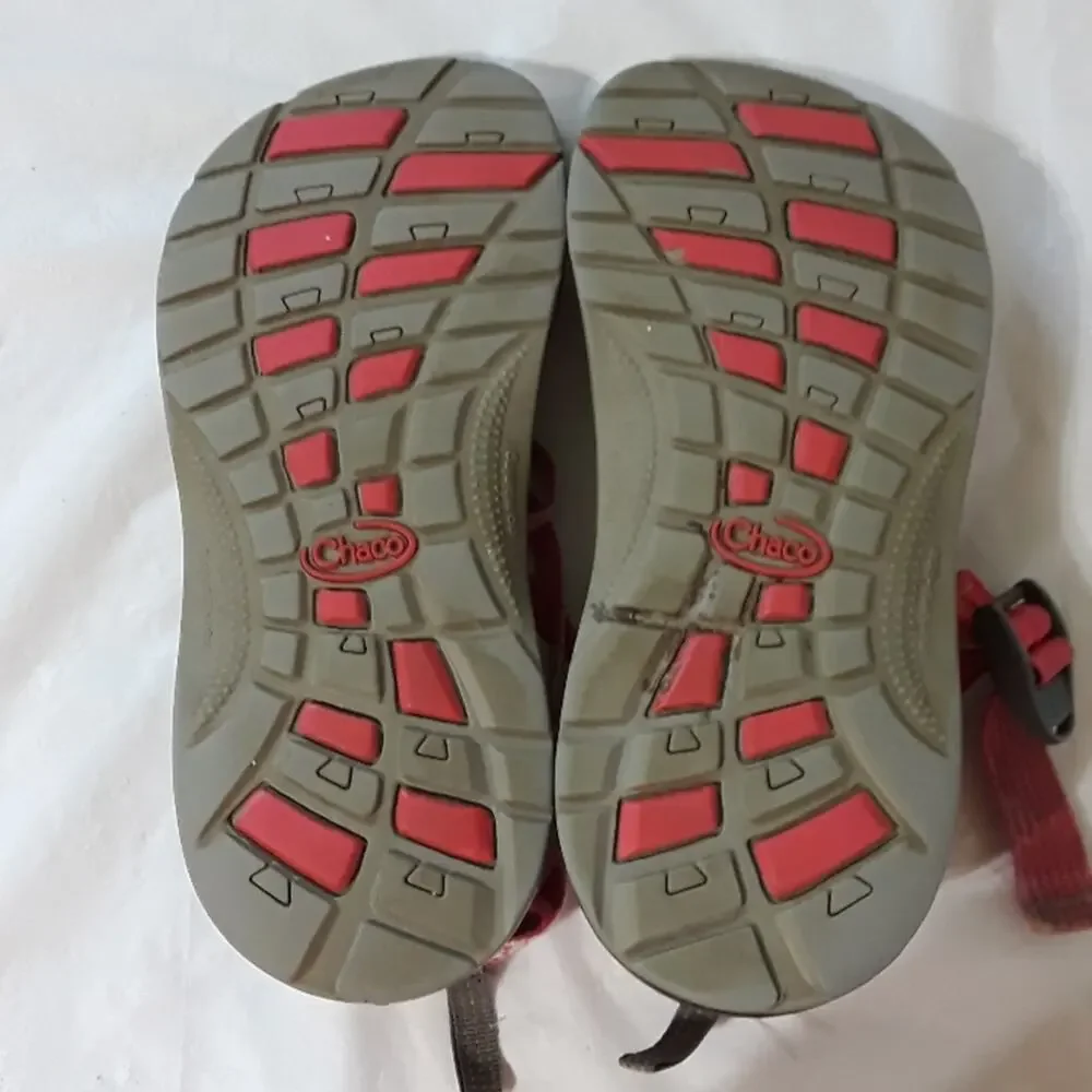 Chacos Women Sz 5 Gray Pink Strappy Adjustable Hiking Outdoors Water Sandal
